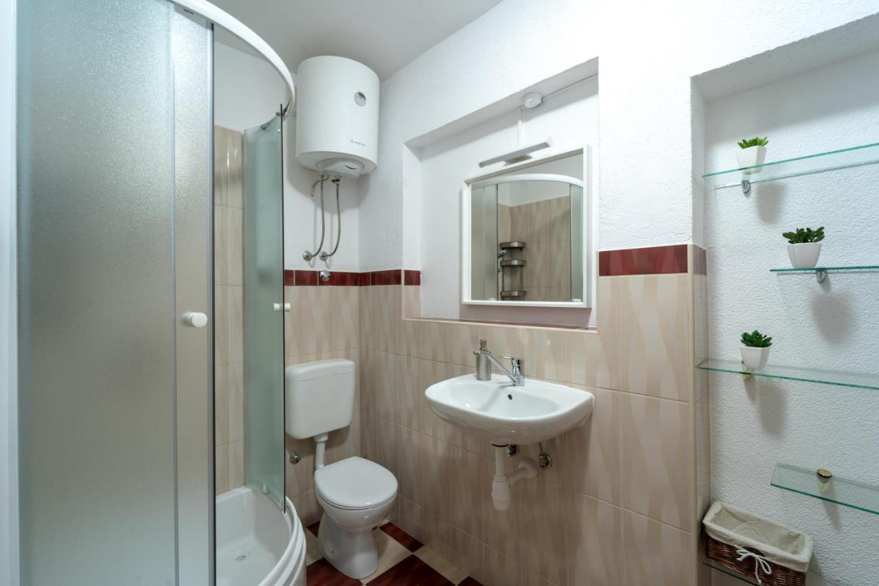 Erika Appartement Krk Town Buitenkant foto