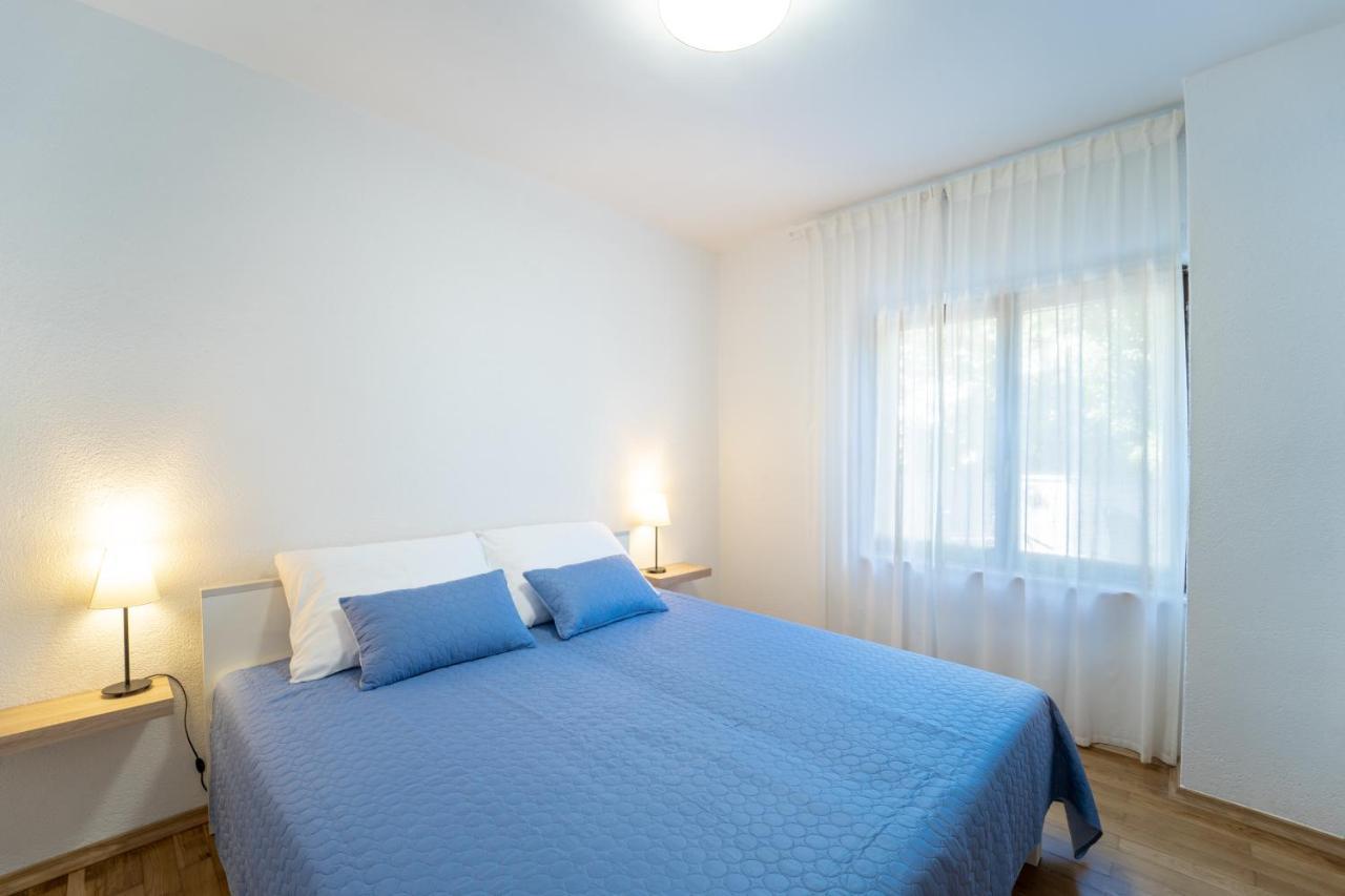 Erika Appartement Krk Town Buitenkant foto