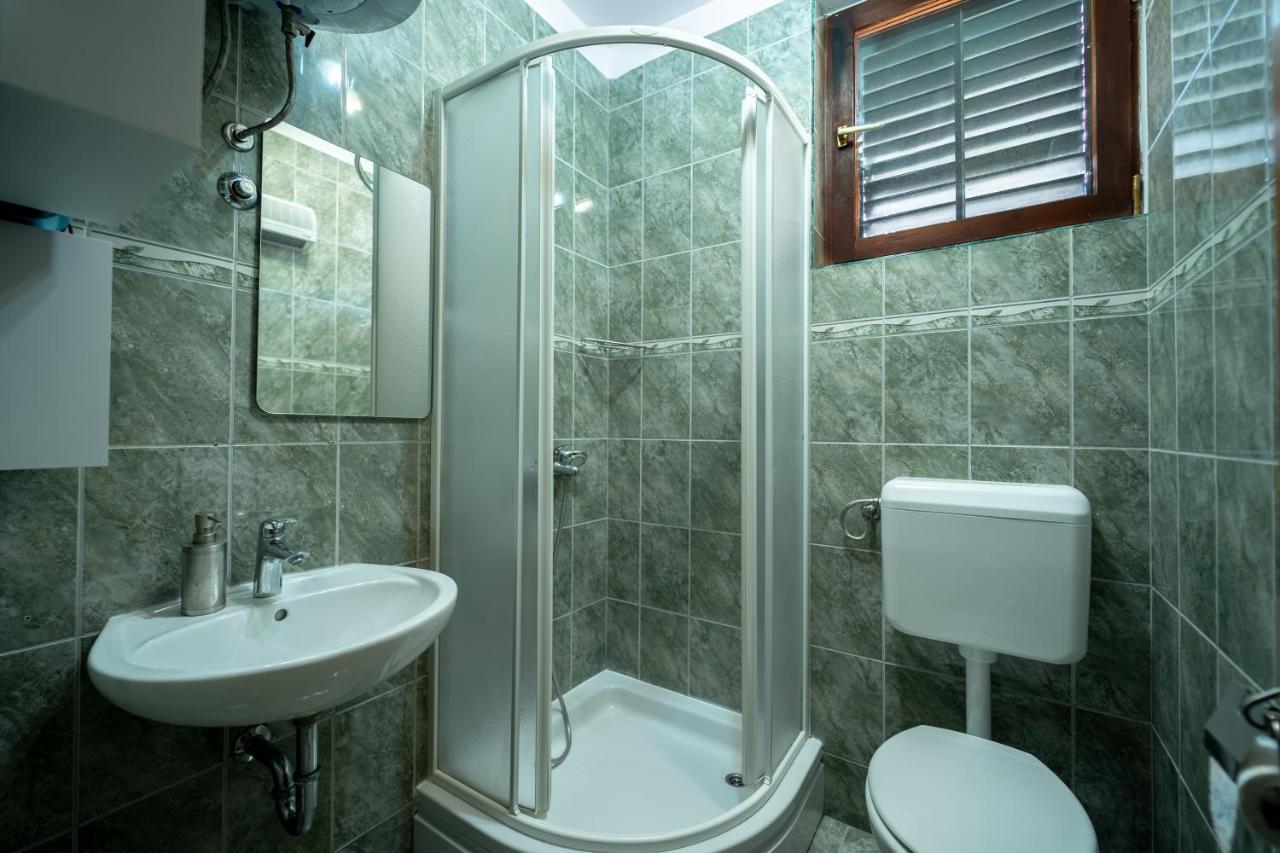 Erika Appartement Krk Town Buitenkant foto